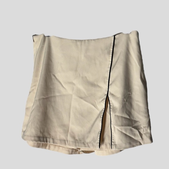 Women’s Mini Skirt - Picture 2 of 6